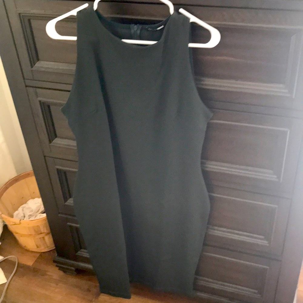 Sleeveless dress
